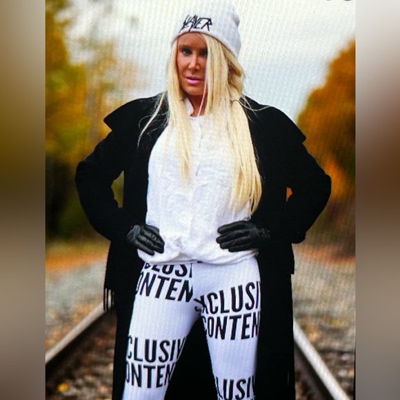 HAPPY FALL FROM BEAUTIFUL BOSTON & MAINE!! The color of the leaves are stunning! - Picture 3 of 17